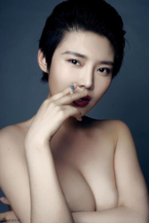 白峰美羽