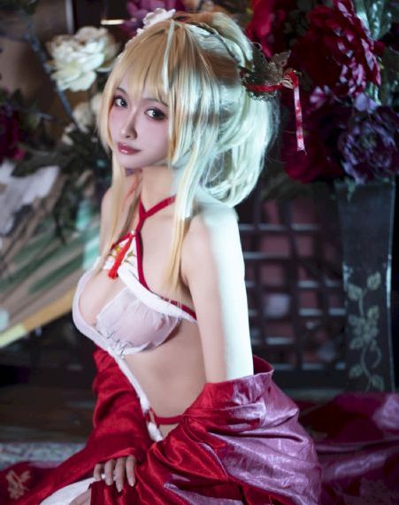 娇妻在卧室里被领导爽的演员表
