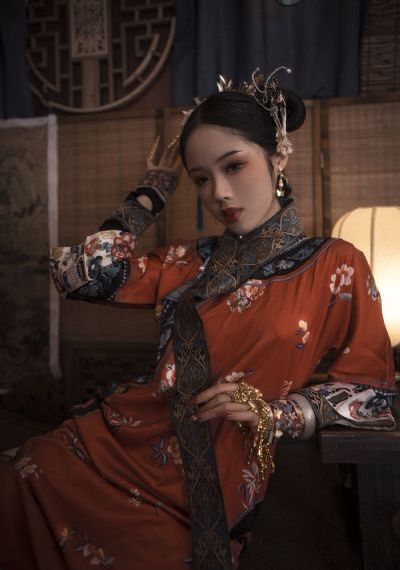 女囚