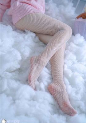 偷拍25位粉嫩美女撒尿视频