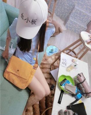 青岛打人路虎女司机身份曝光